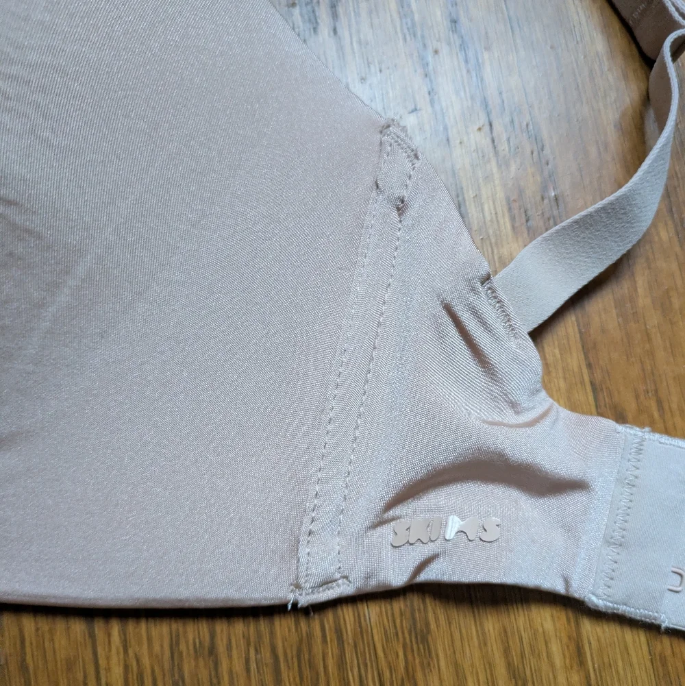 SKIMS Soft Beige Bra 32H - Picture 2 of 8